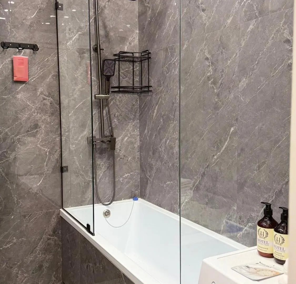 Apartament Апартаменты В Жк Four Seasons - Центр Города, Рядом С Трц Хан Шатыр, Hotel Saad, Байтерек Astana
